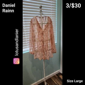 Blusa floral rosa Daniel Rainn talla grande 3/$30 - Imagen 1 de 5