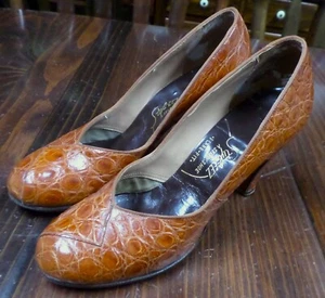 VTG Genuine Alligator Pumps 1940s Styl-EEZ Selby Shoes 6.5AA-Leather Soles-EUC - Picture 1 of 10