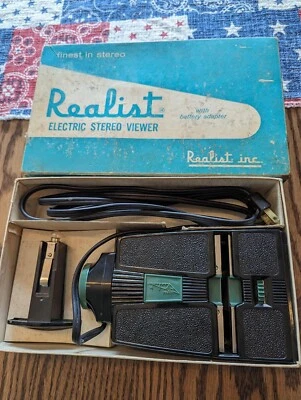 Realist 2062 Electric Stereo Viewer in Box - Works - Image 1 of 4