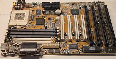 Rare Socket 7 ATX Soyo SY-5XA Motherboard (430TX) + CPU & 128 MB + Bonus - Image 1 of 4