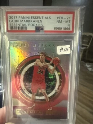 Panini Essentials 2017-18 - Essential Rookies Lauri Markkanen #ER-21 (RC) PSA 8 Foto 1 de 4