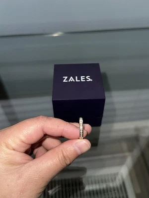 Zales 1/4 CT. T.W. Diamond Anniversary Band in 14K Gold - Image 1 of 4