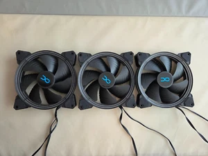 3x RGB PC Lüfter Alphacool Autora 140x140x25mmm PWM, 600-1500RPM, 12V DC, 4.8W - Bild 1 von 3