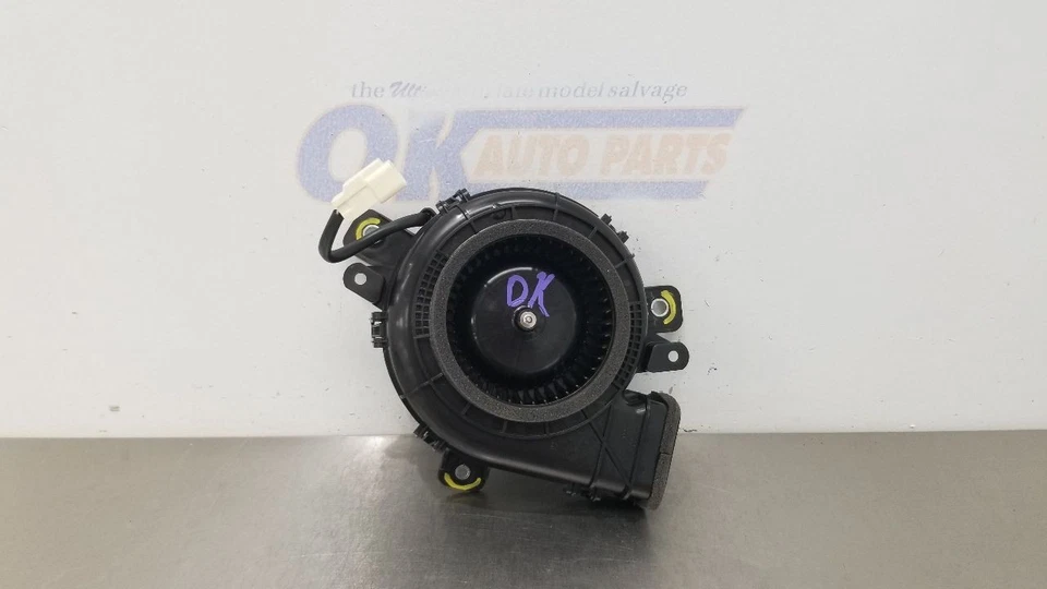 23 TOYOTA SEQUOIA HYBRID BATTERY COOLING FAN LEFT DRIVER - Image 1 of 4