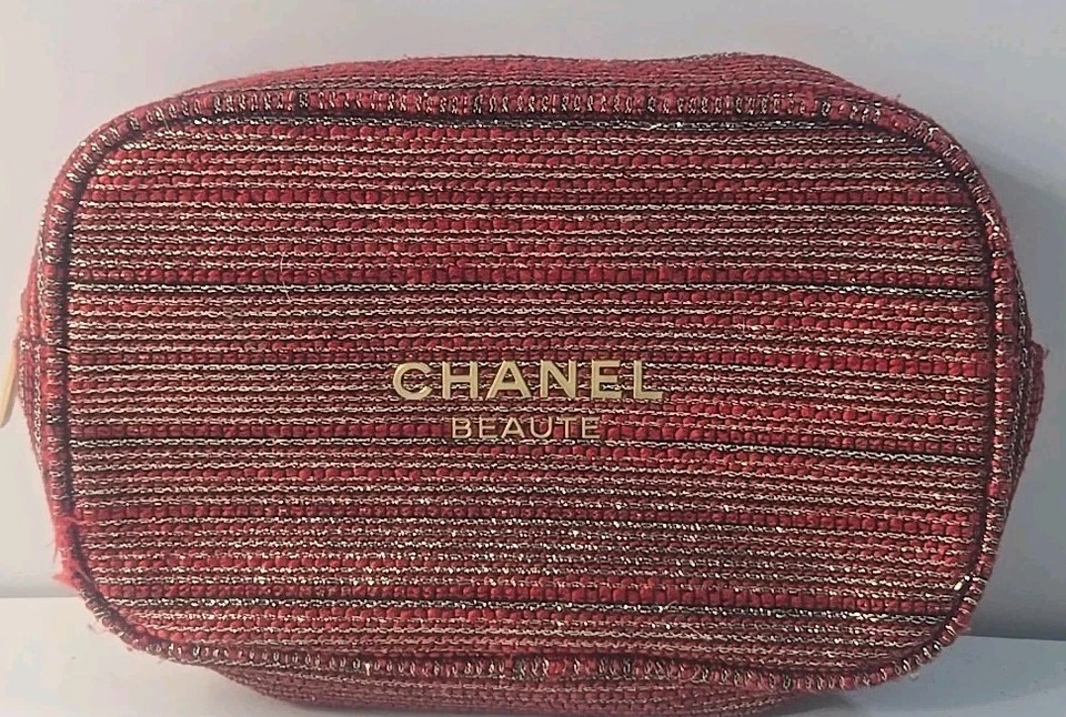 "Chanel Beaute Bolsa Vacaciones 2022 Evento Limitado Rojo 5"" x 7""" Foto 1 de 4