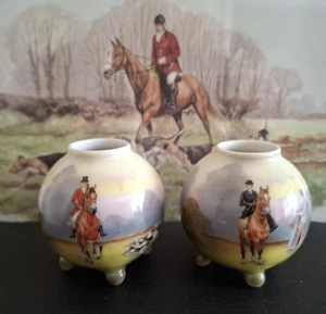 A pair of Royal Bayreuth posy vases of foxhunting interest, with horse and hound - Picture 1 of 9
