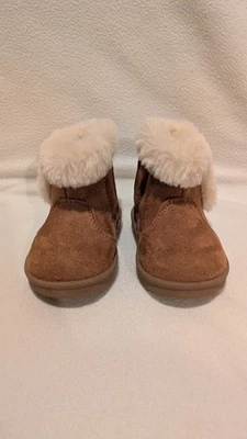 Tamanho 2 Wonder Nation bebê menina falso shearling bota castanha sapatos infantis - Imagem 1 de 4