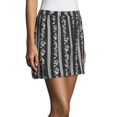 Arizona Soft Shorts Juniors Size M New With Tags Msrp $34.00 Black Floral - Image 1 of 3