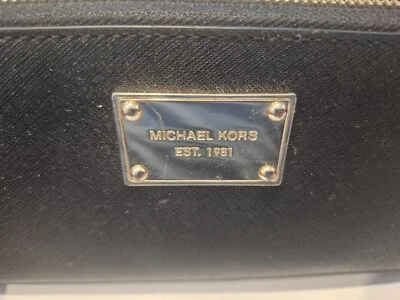 MICHAEL KORS LADIES BLACK LARGE WALLET. (pre - owned) - image 1 of 4