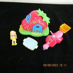 Mixed Lot of 4 Strawberry Shortcake Doll House Scooter Fashion Mini Dog Bath - Picture 1 of 11