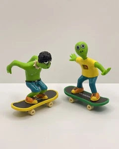Estatuillas de acción Tech Deck Dudes Industries 2002 Turtle Boy con patinetas - Imagen 1 de 24