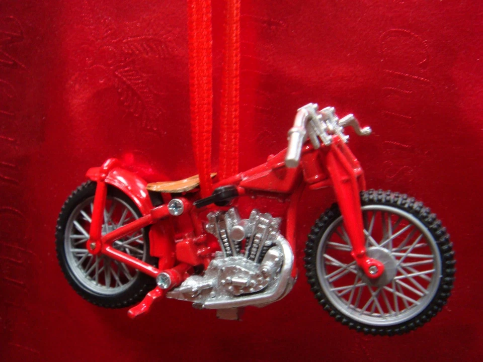 * NEW * 1933 INDIAN SCOUT MOTORCYCLE 1/24 CHRISTMAS ORNAMENT - Image 1 of 1