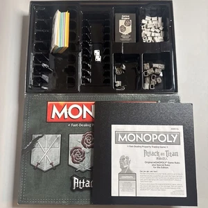 LESEN Attack On Titan Monopoly Brettspiel Hasbro - 1 Medaille + 1 Wand/Haus fehlt - Bild 1 von 8