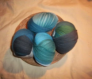 Lang Yarns ~ Merino+ Color ~ 3 skein * 3.5 oz - Picture 1 of 4