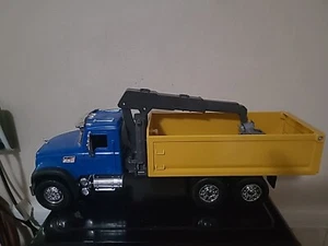 New Ray 17106 Mack Granite Muldenkipper Maßstab 1:18 - Bild 1 von 7