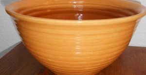 Cuenco mezclador Bauer Pottery MCM amarillo dorado anilla colmena #18 - Imagen 1 de 6