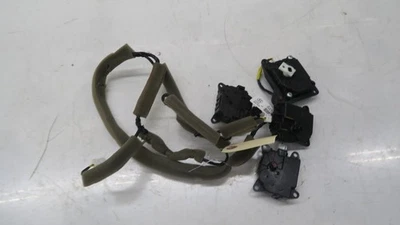 Actuadores de ventilación de climatización Nissan Murano 2017-2024 OEM con arnés Foto 1 de 4