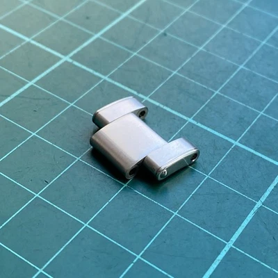 1 x Auténtico Tudor BB Pulsera Acero Inoxidable Eslabón 18mm Ancho Falta Tornillo Foto 1 de 4