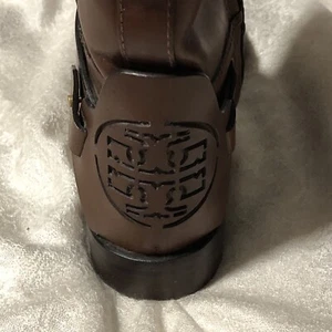 TORY BURCH hohe hellbraune Lederstiefel mit Reißverschluss aus Zedernholz US 7 - Bild 1 von 9