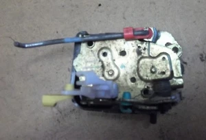 Chrysler PT CRUISER '02 Gasolina 2,0 Cerradura De La Puerta Trasera Izquierda - Imagen 1 de 3