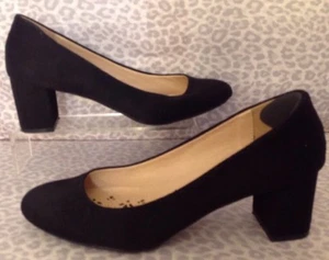 Women's 6 1/2 CL By Laundry Black Suede Heels - Picture 1 of 12