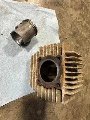 Jarra de 90 cilindros con pistón Suzuki Rv 1972 Foto 1 de 4