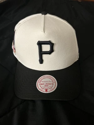 2025 Topps Lids Player Chase Series 2 Roberto Clemente Player Art Pro Pinch /432 - Image 1 of 4