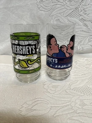 Vaso de diseño vintage HERSHEY’S Chocolate World & A Kiss for You (2) Foto 1 de 4