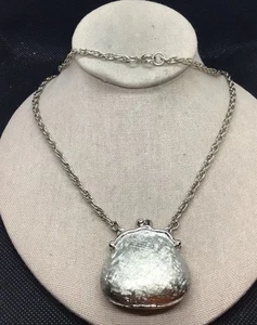 Vintage Silver Tone Costume "Change Purse" Pendant Necklace-Purse Opens! F913 - Picture 1 of 4