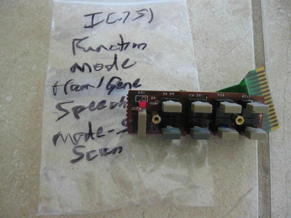 Icom IC-751 Comandi Funzione/Modalità/Ham-Gene/Speech/Mode-S/Scan Ottime Condizioni - Immagine 1 di 1