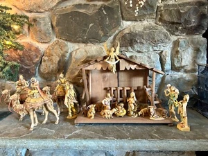 Presepe musicale vintage anni 70 18 pz FONTANINI Depose Italy alto 18 1/2x8x15 - Foto 1 di 15