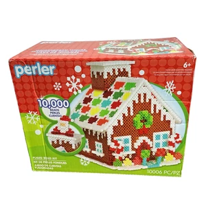 Kit de cuentas fundidas Perler Navidad Santa's Gingerbread House - Imagen 1 de 5