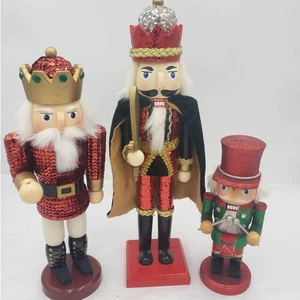 Juego de 3 Cascanueces King con Capa, Tambor, Joyas y Deslumbrantes Cascanueces - Imagen 1 de 15