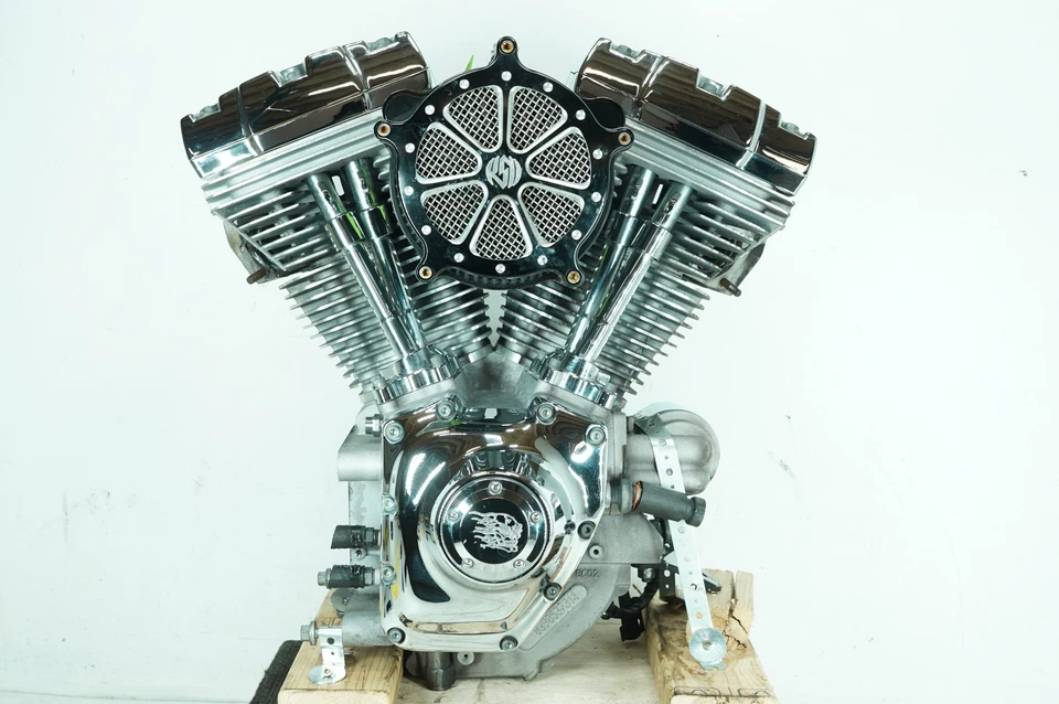 05 Harley Touring FLTR Road Glide OEM EFI Twin Cam 88 Engine Motor 19262-05B 21K - Image 1 of 4