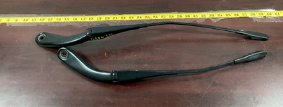 Brazo limpiaparabrisas delantero izquierdo y derecho BMW 328i 2013-2016 7260469 OEM. Foto 1 de 4