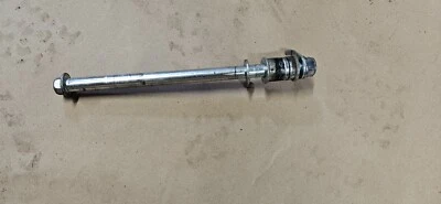 Honda CBR 300 CBR300R 2015-2022 eje trasero pivote perno llanta trasera Foto 1 de 4