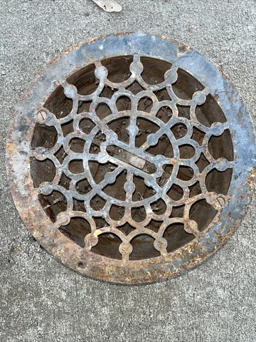 ANTIQUE CAST IRON ORNATE  ROUND REGISTER HEAT GRATE VENT architectural salvage Cover