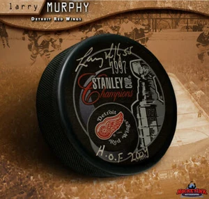 LARRY MURPHY Signed 1997 Stanley Cup Champions Detroit Red Wings Puck - Picture 1 of 2