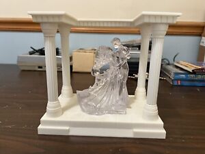 Wilton Bianca Wedding Cake Topper, Crystal Clear Couple's First Dance