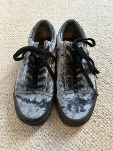Vans Women’s Blue Velvet Style Low Top Off The Wall Trainers UK Size 4 - Picture 1 of 6