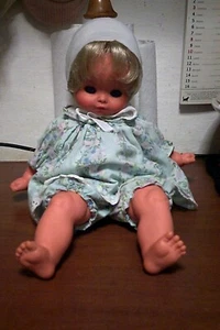 bambola Furga  h.cm 40 con LIEVI  DIFETTI LEGGI.... - Imagen 1 de 15