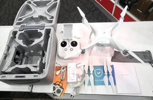 In Case DJI Phantom 4 Quadcopter 4k Video Camera Drone - White (WM330A) - Picture 1 of 11