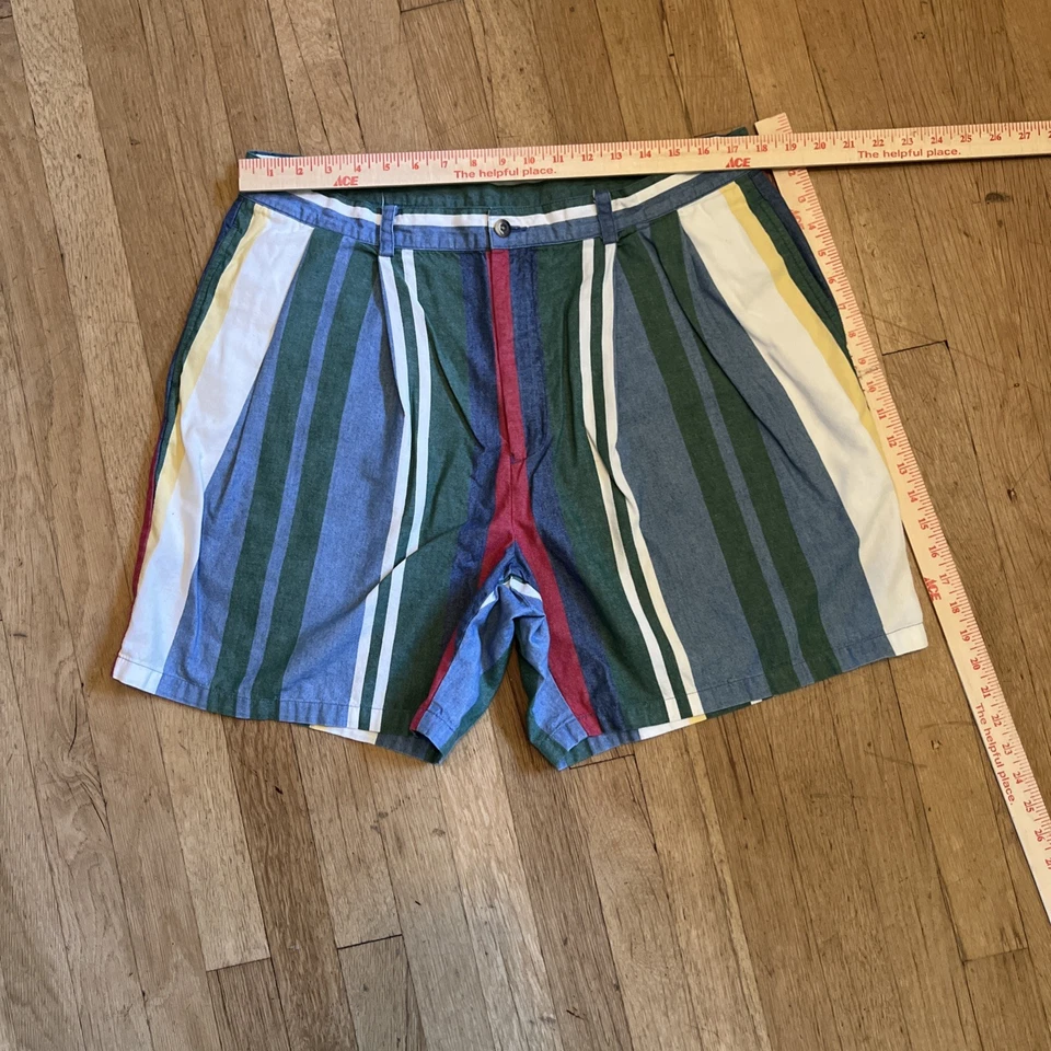 Shorts listrados plissados vintage Nautica. Masculino 38. Real 37”x6,75”. Preppy - Imagem 1 de 4