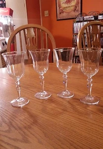 Clear pleated Wine Glasses - Picture 1 of 4