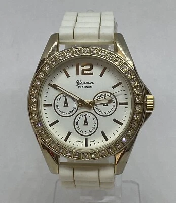 Reloj Geneva Platino Tono Oro Esfera Blanca Imitación Diamantes 46mm Batería Nueva Foto 1 de 4