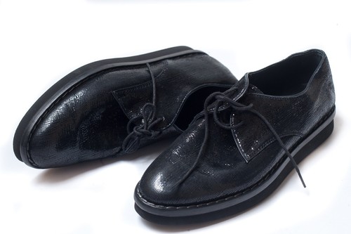 TOD’S Sneakers basse TODS da donna nere in pelle gomma lucida taglia 36