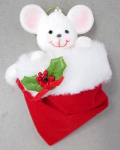 Adorno de Navidad Vintage Ratón Flocado Blanco en Sombrero de Papá Noel Rojo - Imagen 1 de 4