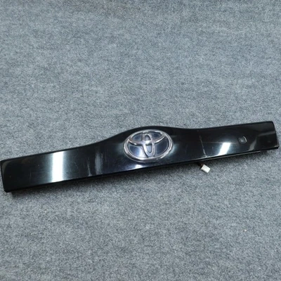 04-09 Toyota Prius porta traseira escotilha alça de elevação botão PRETO FUNCIONA - Imagem 1 de 4