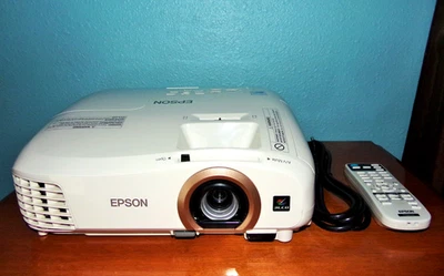 Epson Home Cinema 2045 Projector Excellent Condition Beautiful Image OEM Lamp ! - Image 1 of 4