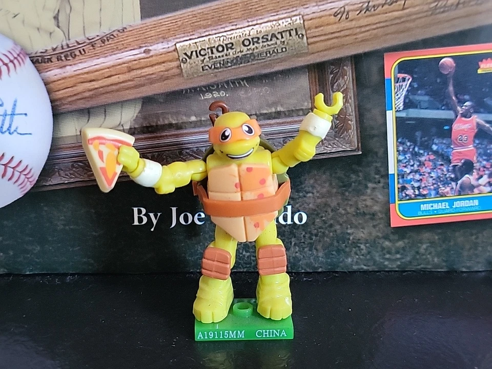 Michelangelo Teenage Mutant Ninja Turtles Mega Bloks Series 1 Minifigure - Изображение 1 из 4